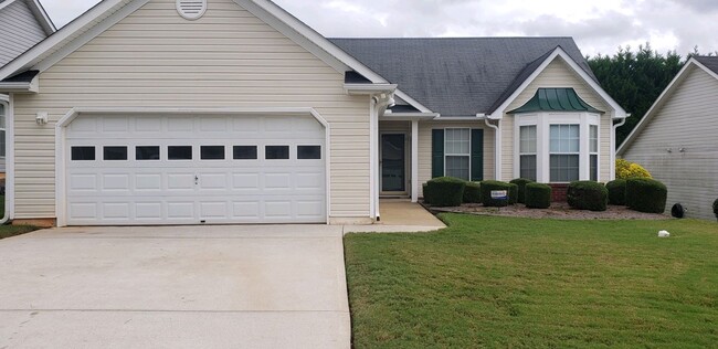 property at 2500 Hillvale Cir