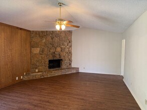 8011 S 79th E Ave in Tulsa, OK - Building Photo - Building Photo
