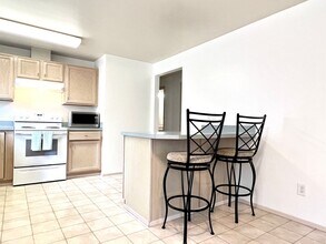 233 N Bower Ln in Camano, WA - Building Photo - Building Photo