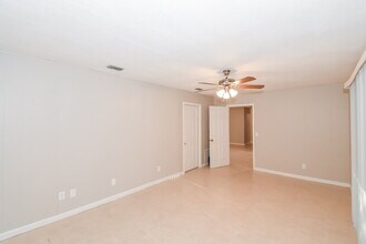 2532 White Horse Rd W in Jacksonville, FL - Foto de edificio - Building Photo