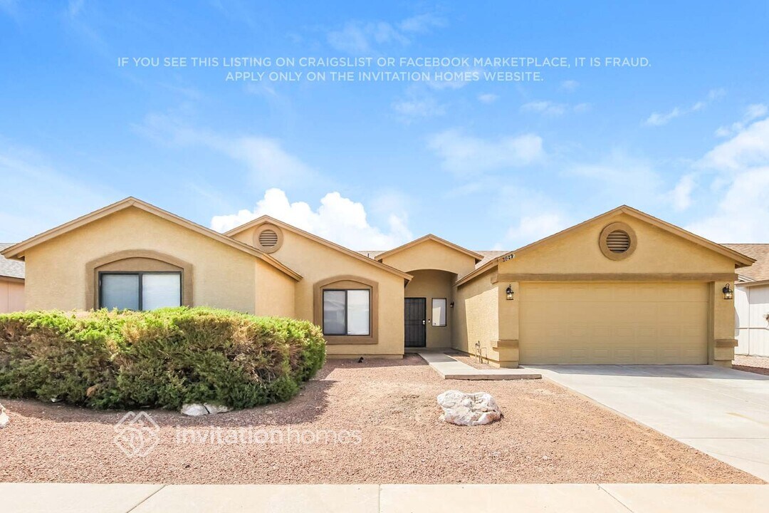 3049 W Country Club Terrace in Phoenix, AZ - Building Photo