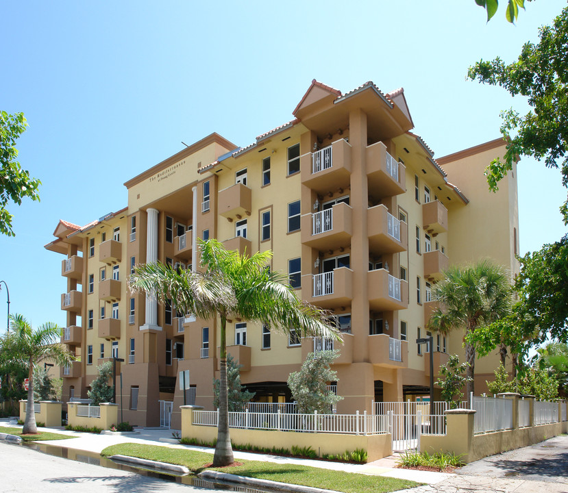 The Mediterranean at Young Circle in Hollywood, FL - Foto de edificio