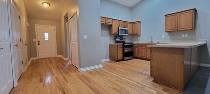 3167 E 11 Mile Rd in Warren, MI - Building Photo - Building Photo