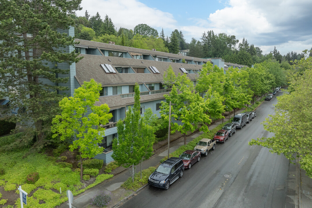 Landmark Villa in Mercer Island, WA - Foto de edificio