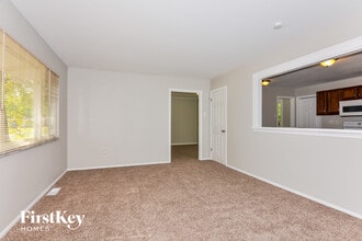 1021 Briarbrae Dr in St. Louis, MO - Building Photo - Building Photo