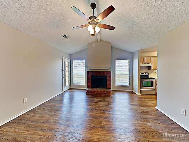 6514 Spitfire Dr in Arlington, TX - Building Photo - Building Photo