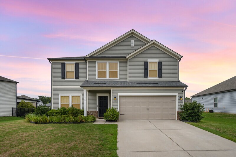 8604 Caruthers Dr in Charlotte, NC - Building Photo