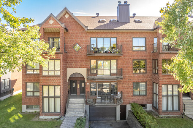 7556 Maurice-Duplessis Boul in Montréal, QC - Building Photo - Building Photo