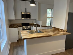 35 S Bridge St, Unit 2 in Poughkeepsie, NY - Building Photo - Building Photo