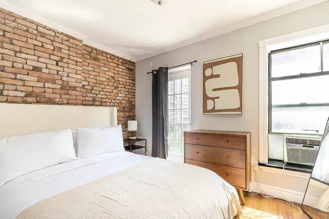 1373 First Avenue, Unit 3 in New York, NY - Foto de edificio - Building Photo