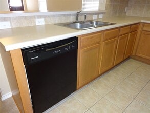 1711 Wellock Ct in San Antonio, TX - Foto de edificio - Building Photo