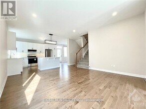329 Canadensis Ln in Ottawa, ON - Building Photo - Building Photo