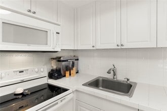 1018 Durham A in Deerfield Beach, FL - Building Photo - Building Photo