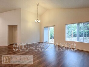 13170 SW Menlor Ln in Portland, OR - Building Photo - Building Photo