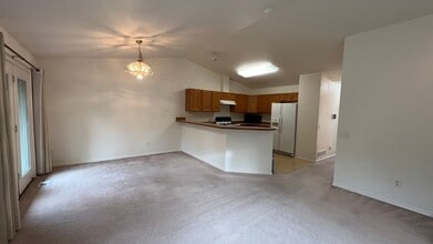 2416 Ridgemont Dr in Anchorage, AK - Building Photo - Building Photo