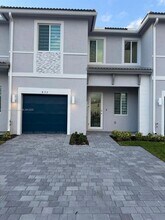 633 SE 13th St Cir in Homestead, FL - Building Photo - Building Photo