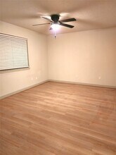 4906 Valleyview Dr in La Porte, TX - Foto de edificio - Building Photo