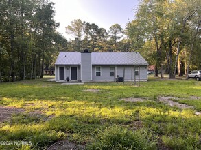 1531 Rosemond Dr in Greenville, NC - Foto de edificio - Building Photo