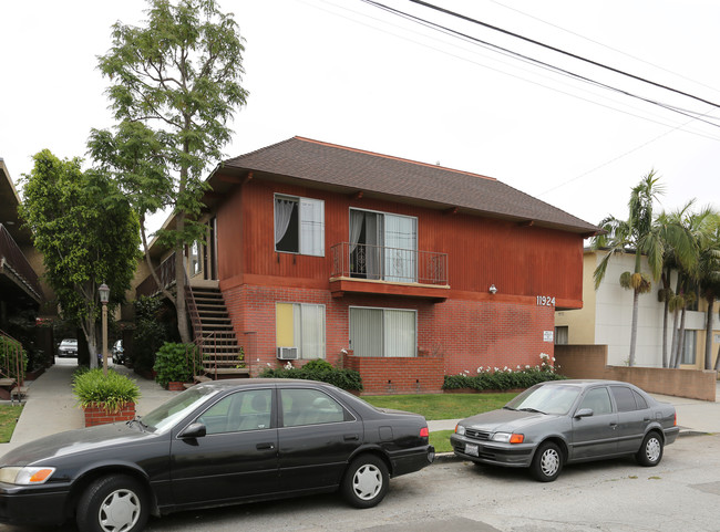 11924 Louise Ave in Los Angeles, CA - Building Photo - Building Photo