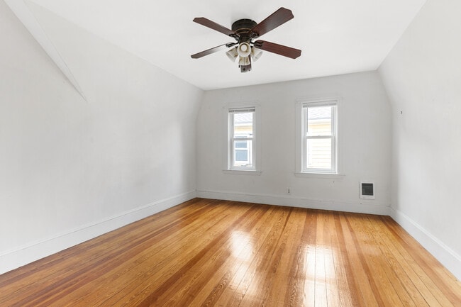 268 Willow Ave, Unit 3 in Somerville, MA - Foto de edificio - Building Photo
