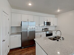 6059 W Arranmore Dr in South Jordan, UT - Building Photo - Building Photo