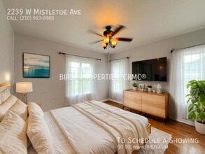 2239 W Mistletoe Ave in San Antonio, TX - Building Photo - Building Photo