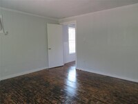 4731 Walker St photo'