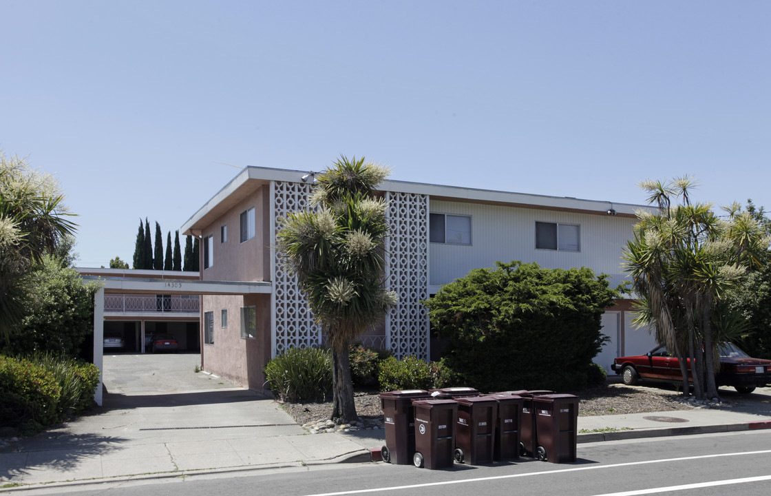 14305 Bancroft Ave in San Leandro, CA - Building Photo