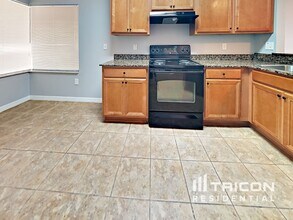 2304 Roanoke Springs Dr in Ruskin, FL - Building Photo - Building Photo