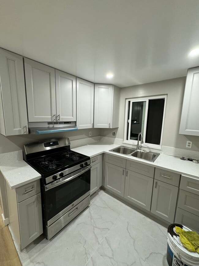 706 W 1st Ave, Unit 5