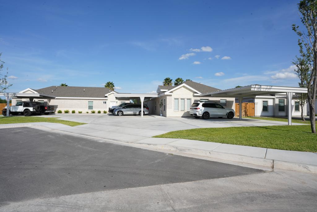 5908 Sandpiper Ave, Unit #2 in Mission, TX - Foto de edificio