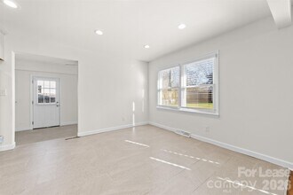 4005 Abbeydale Dr in Charlotte, NC - Building Photo - Building Photo