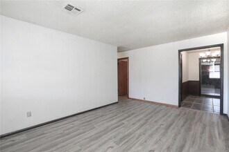 24 SW 54th St in Oklahoma City, OK - Building Photo - Building Photo