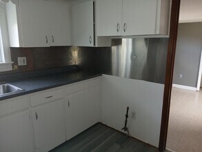 53 Lincoln St, Unit Apt.2 in Depew, NY - Foto de edificio - Building Photo