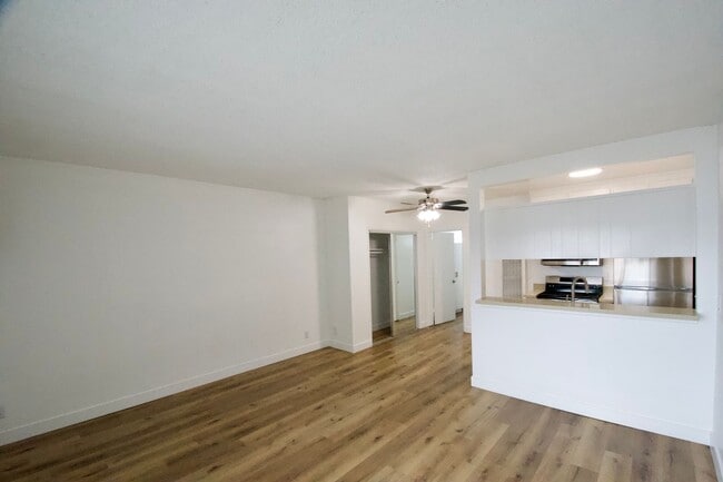 10847 Kling St, Unit 03 in Los Angeles, CA - Building Photo - Building Photo