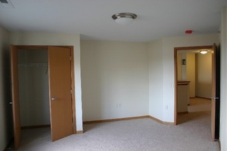 Sibley Park Apartments in Mankato, MN - Building Photo - Interior Photo