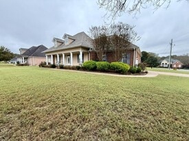 105 Bent Brook Dr in Albertville, AL - Building Photo