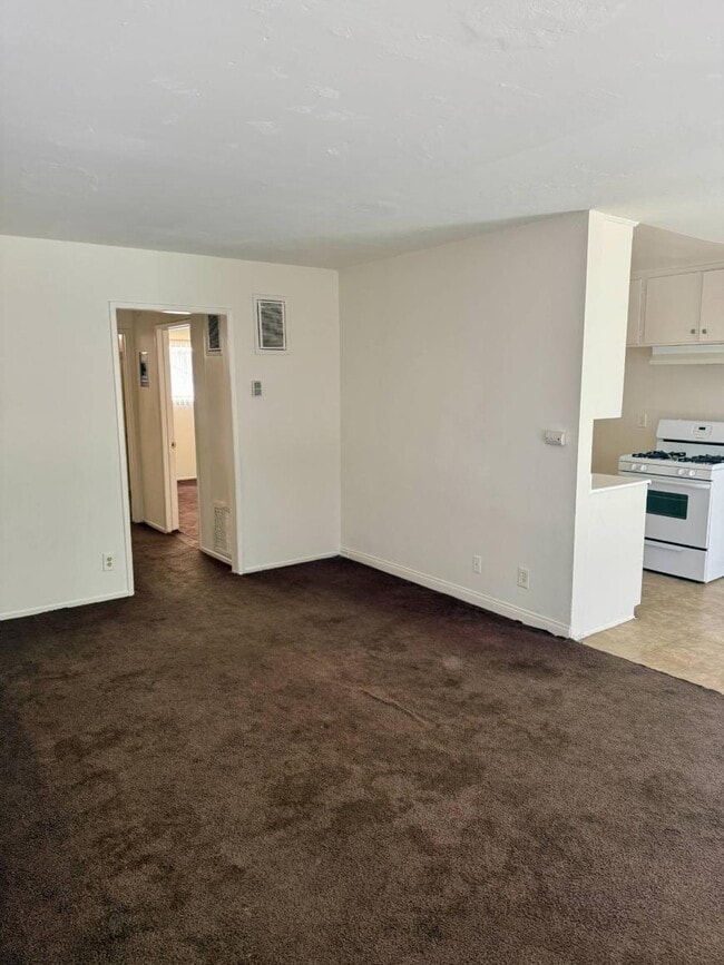 21827 Lanark St in Los Angeles, CA - Building Photo - Building Photo