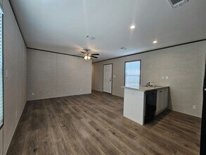 1022 Myakka Dr in North Fort Myers, FL - Building Photo - Building Photo