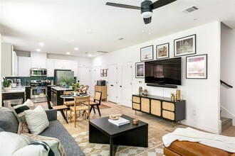 501 W 30th St in Austin, TX - Building Photo - Building Photo
