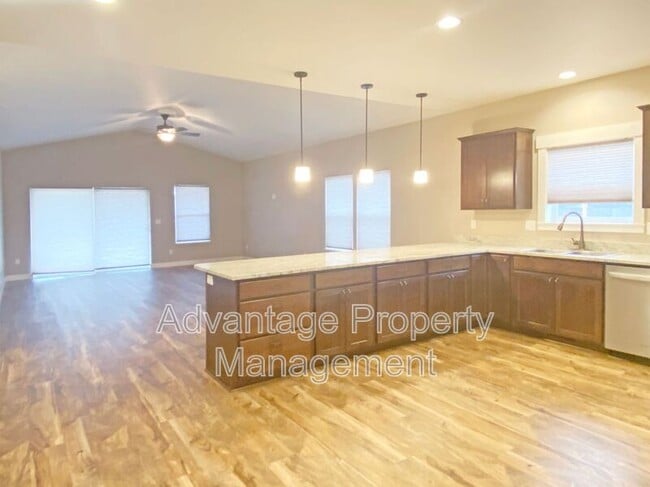 106 S 21st St in Philomath, OR - Building Photo - Building Photo