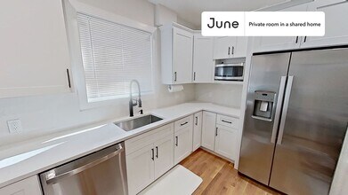 Room in Shared 5 bed/2 bath home in Boston, MA - Building Photo - Building Photo