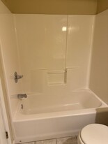 2002 Millennium Pl in Johnson City, TN - Building Photo