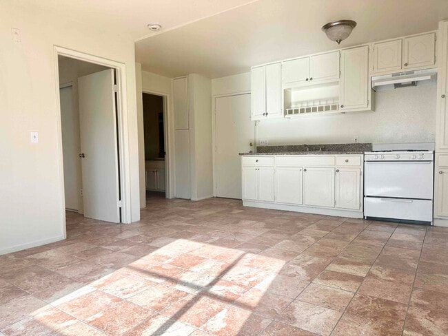 255 Loma Dr in Los Angeles, CA - Building Photo - Building Photo