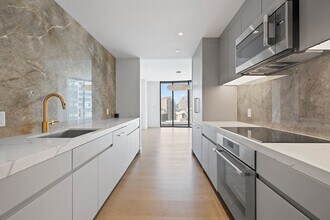 55 Lagrange St in Boston, MA - Building Photo - Building Photo