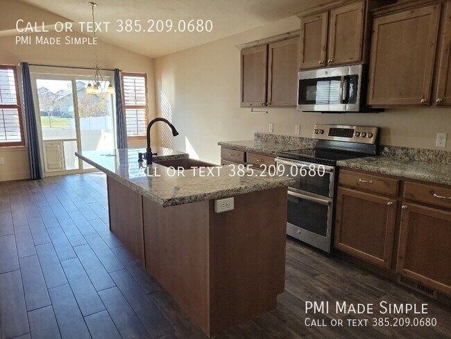 16 E Sterling Lp in Vineyard, UT - Building Photo - Building Photo