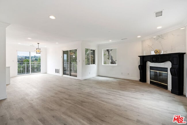 5310 Medina Rd in Los Angeles, CA - Building Photo - Building Photo