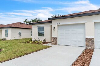 2533 Slim Haywood Ave in Tavares, FL - Building Photo - Building Photo