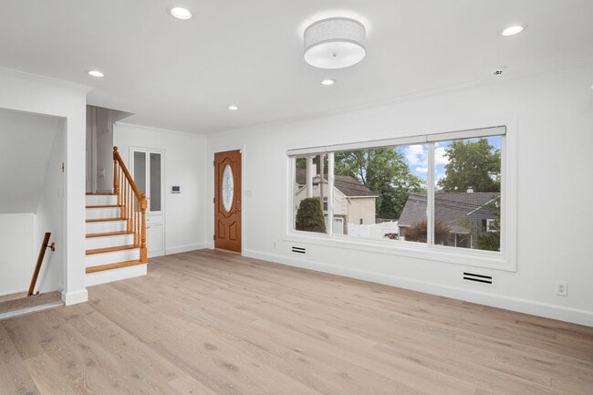 114 Candlewood Dr in Yonkers, NY - Building Photo - Building Photo