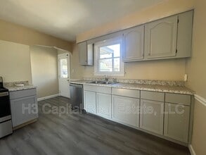 711 N 28th St in Belleville, IL - Building Photo - Building Photo